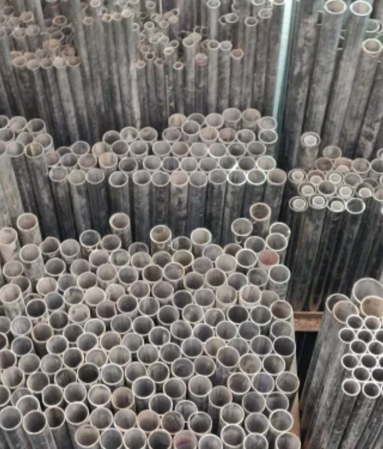 AISI 304 & 304L Stainless Steel Pipes